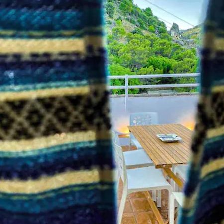 הוילה Grazalema - Casita La Calma - Incredible Views, Clima Frio-Calor, Wifi & Private Parking Optional מראה חיצוני תמונה
