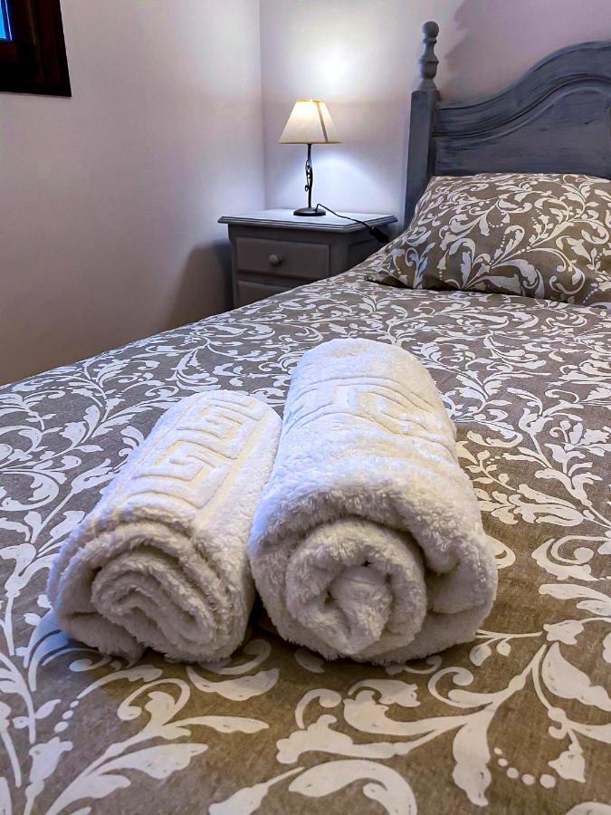 הוילה Grazalema - Casita La Calma - Incredible Views, Clima Frio-Calor, Wifi & Private Parking Optional מראה חיצוני תמונה